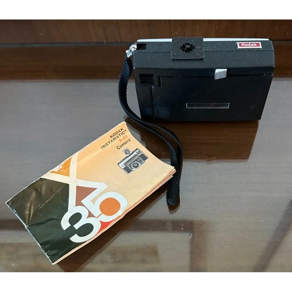 Vintage Kodak Instamatic X-35 Film Camera w/‎ Wrist Strap